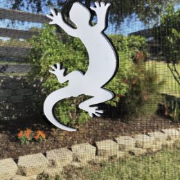 GECKO Screen Magnet: Double-Sided Décor; For Non-Retractable Screens, Multipurpose, Helps to Stop Walking into screens, Covers small tears in Screens, . Size 3.5" x 6"